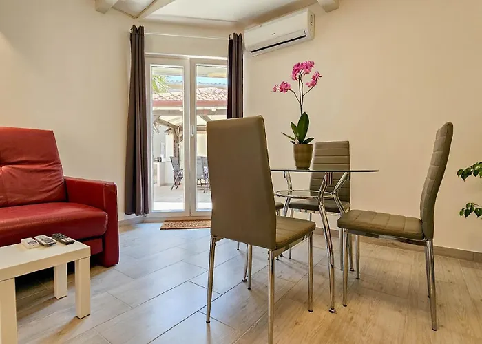 Lux * Novigrad Istria