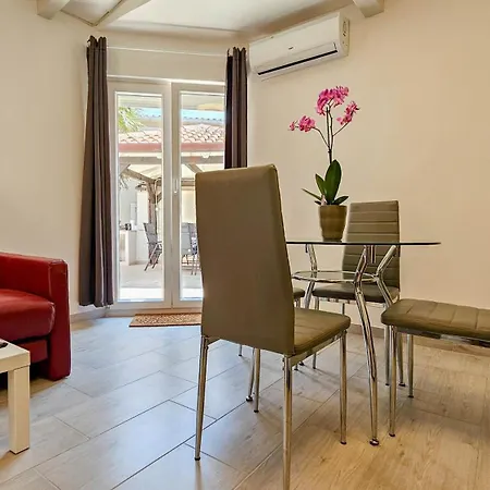 Lux * Novigrad Istria